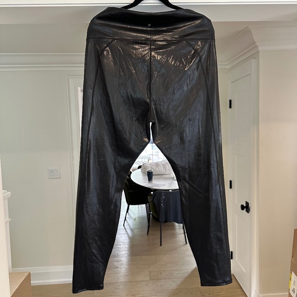 Black, shiny, sexy liquid leggings - Size L/XL - Picture 10 of 14